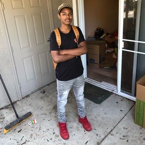 Meet your Posher, Amare